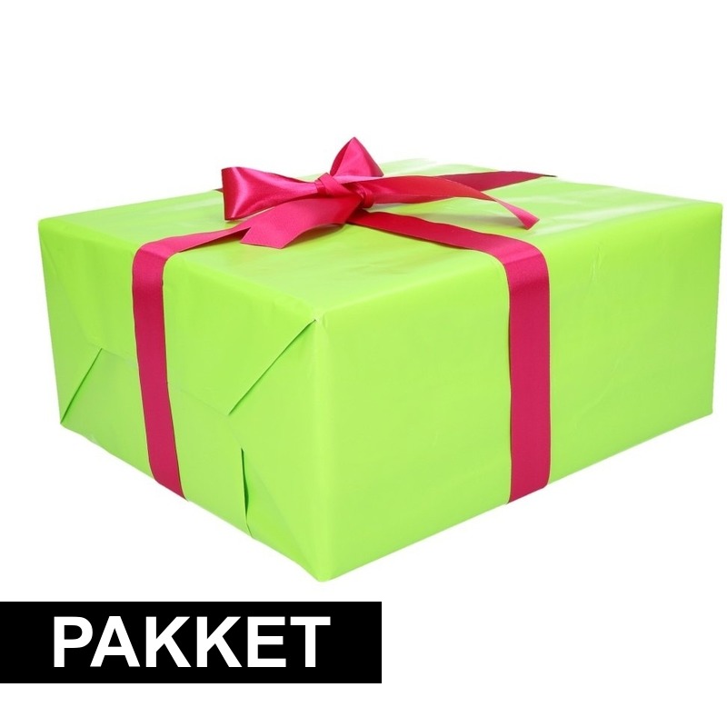 Groene cadeauverpakking pakket met roze cadeaulint